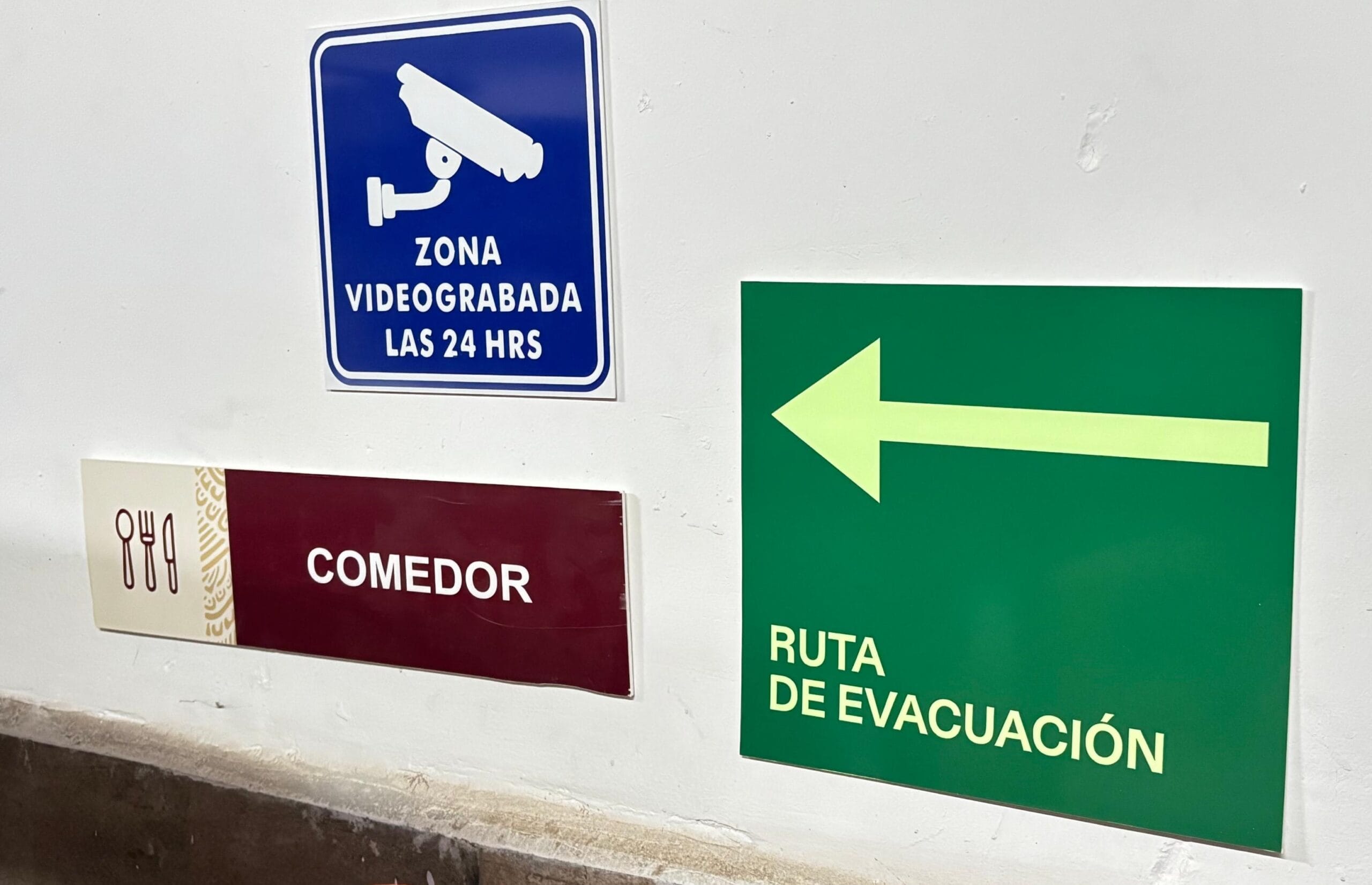 SEÑALAMIENTO DE PROTECCIÓN CIVIL CON SERIGRAFÍA